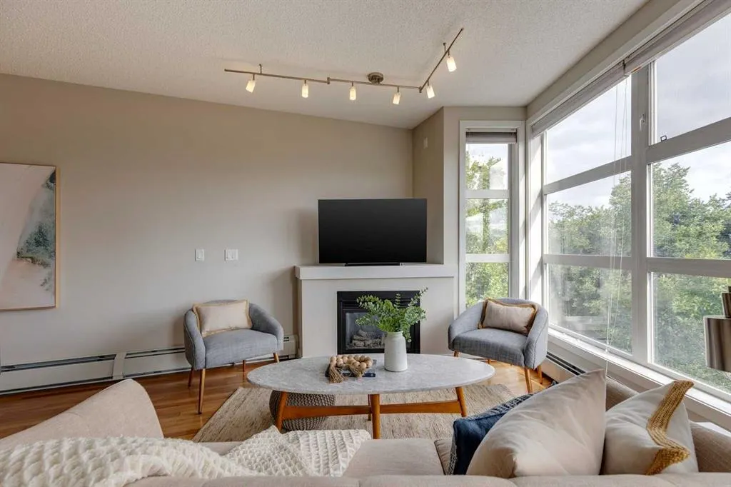 315 24 Avenue SW, #404