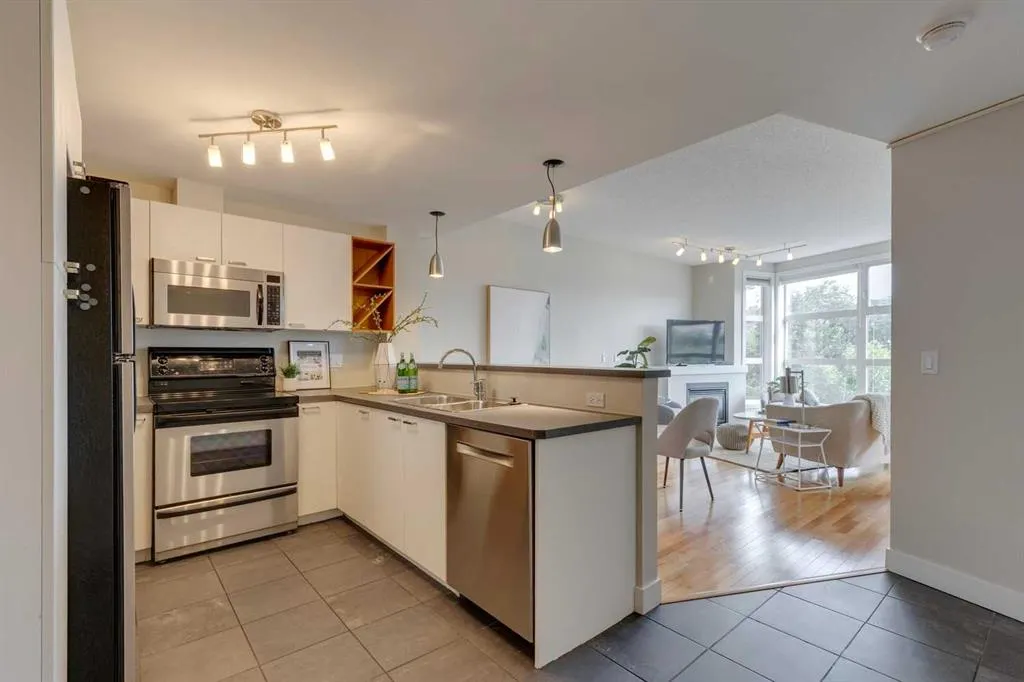 315 24 Avenue SW, #404