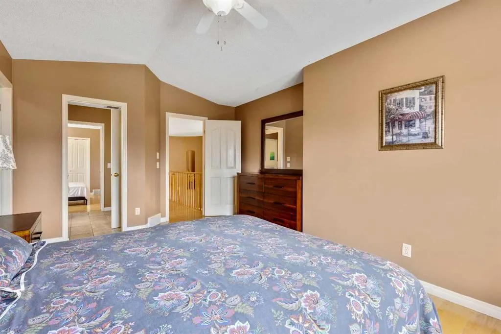 39 Discovery Ridge Rise SW