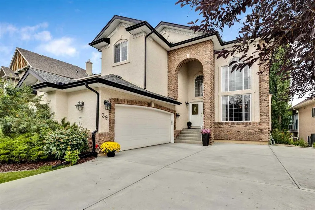 39 Discovery Ridge Rise SW