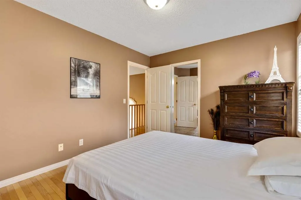 39 Discovery Ridge Rise SW