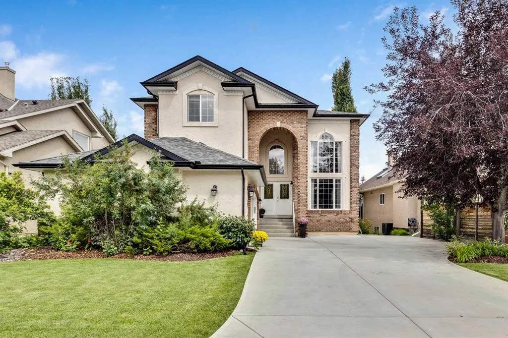 39 Discovery Ridge Rise SW