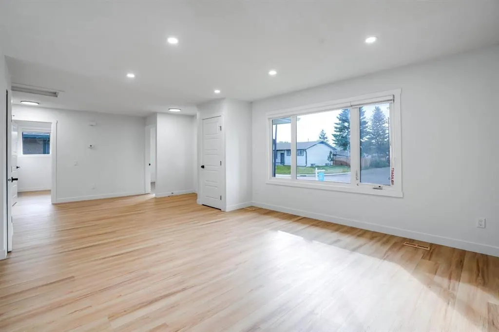264 Penbrooke Close SE