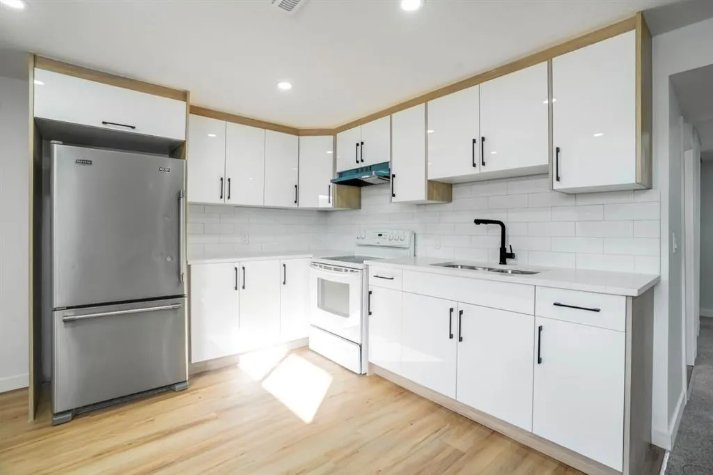 264 Penbrooke Close SE