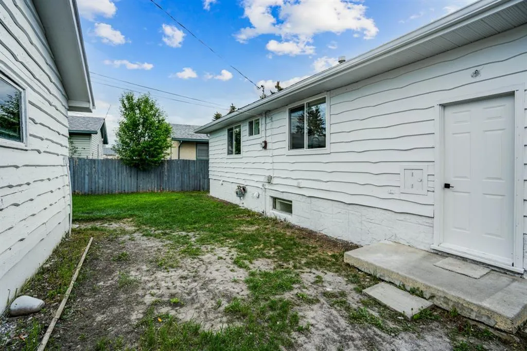 264 Penbrooke Close SE