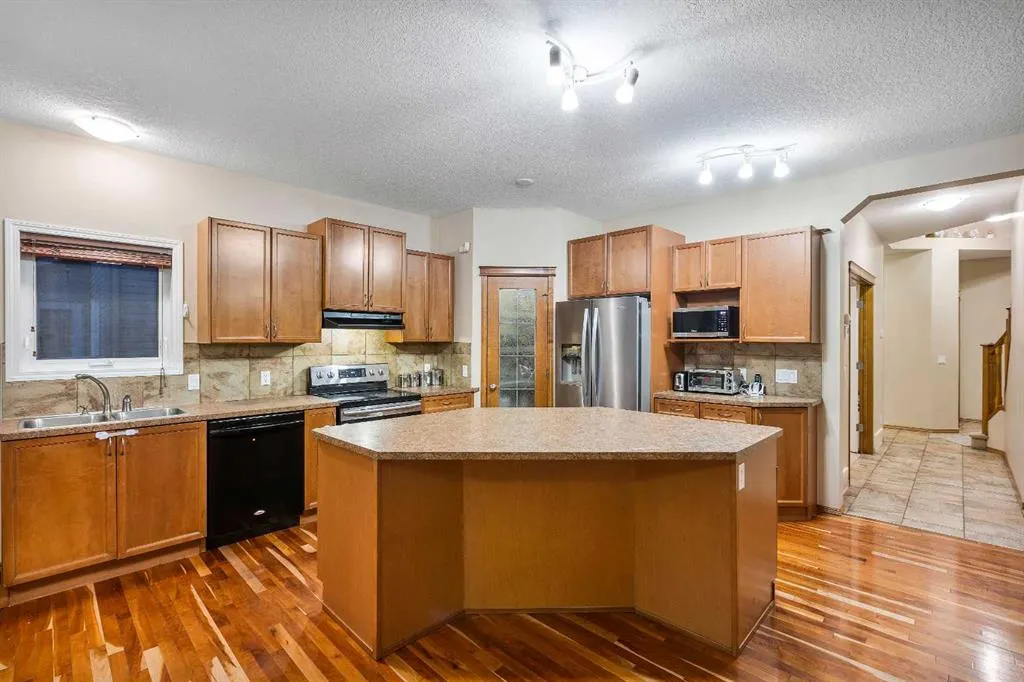 213 Hawkmere Close