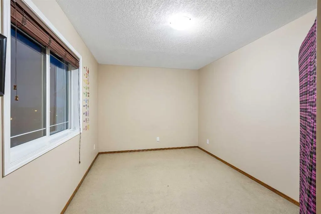 213 Hawkmere Close
