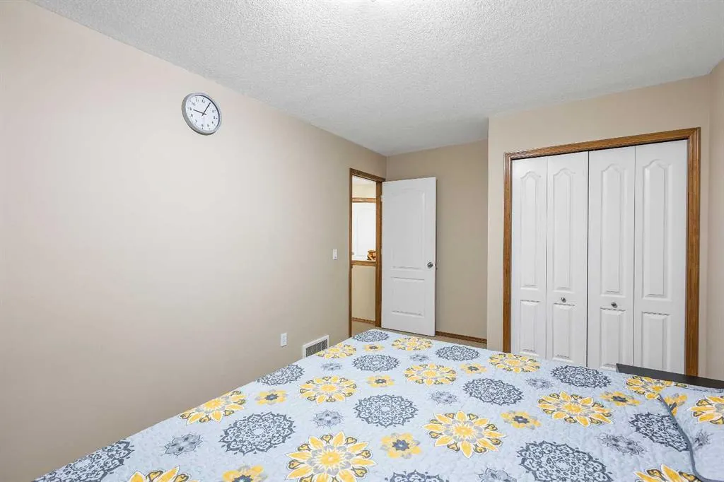 213 Hawkmere Close
