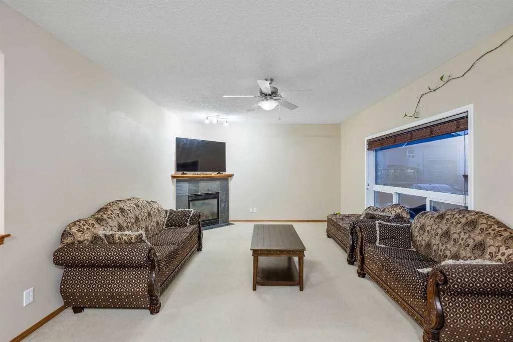 213 Hawkmere Close