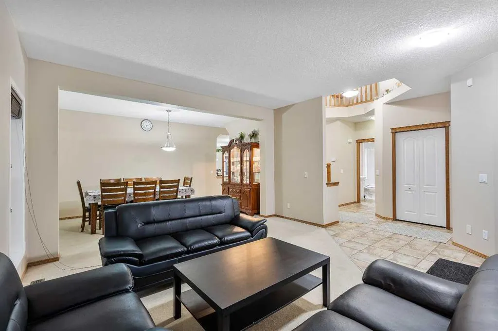 213 Hawkmere Close