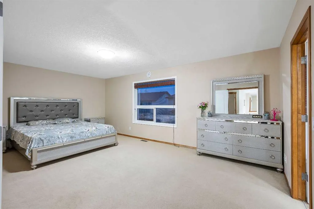 213 Hawkmere Close