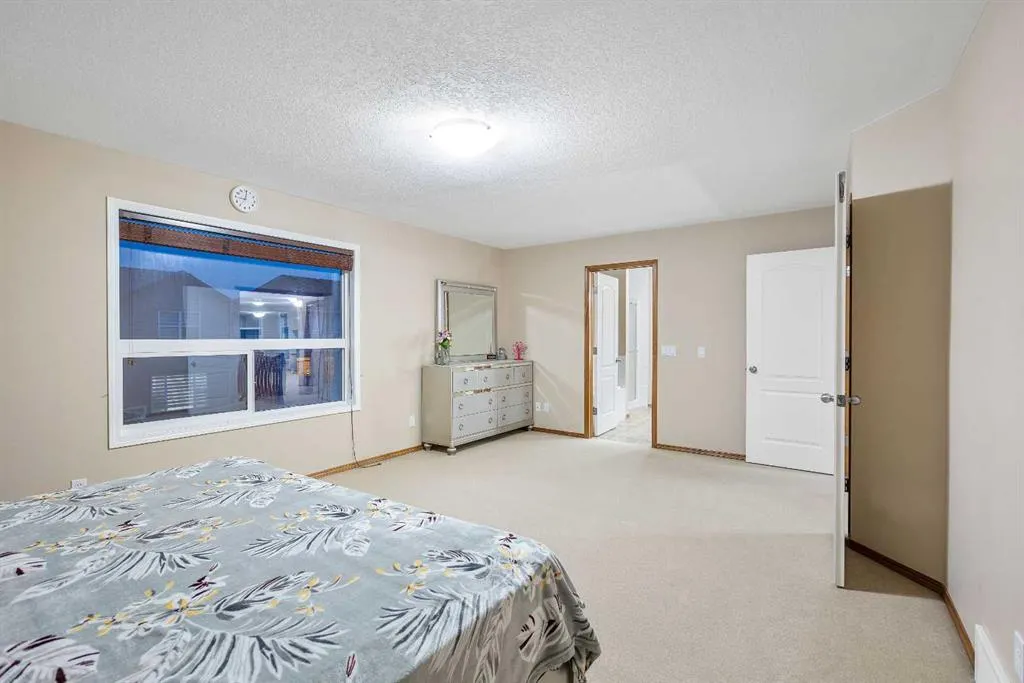 213 Hawkmere Close