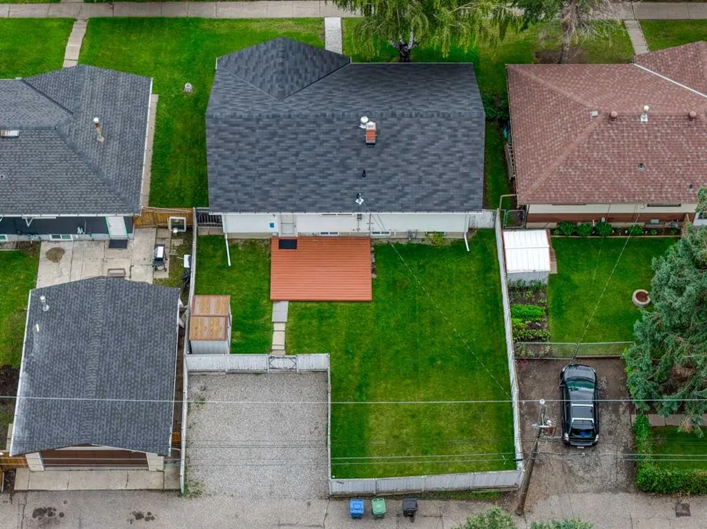 8047 Fairmount Drive SE