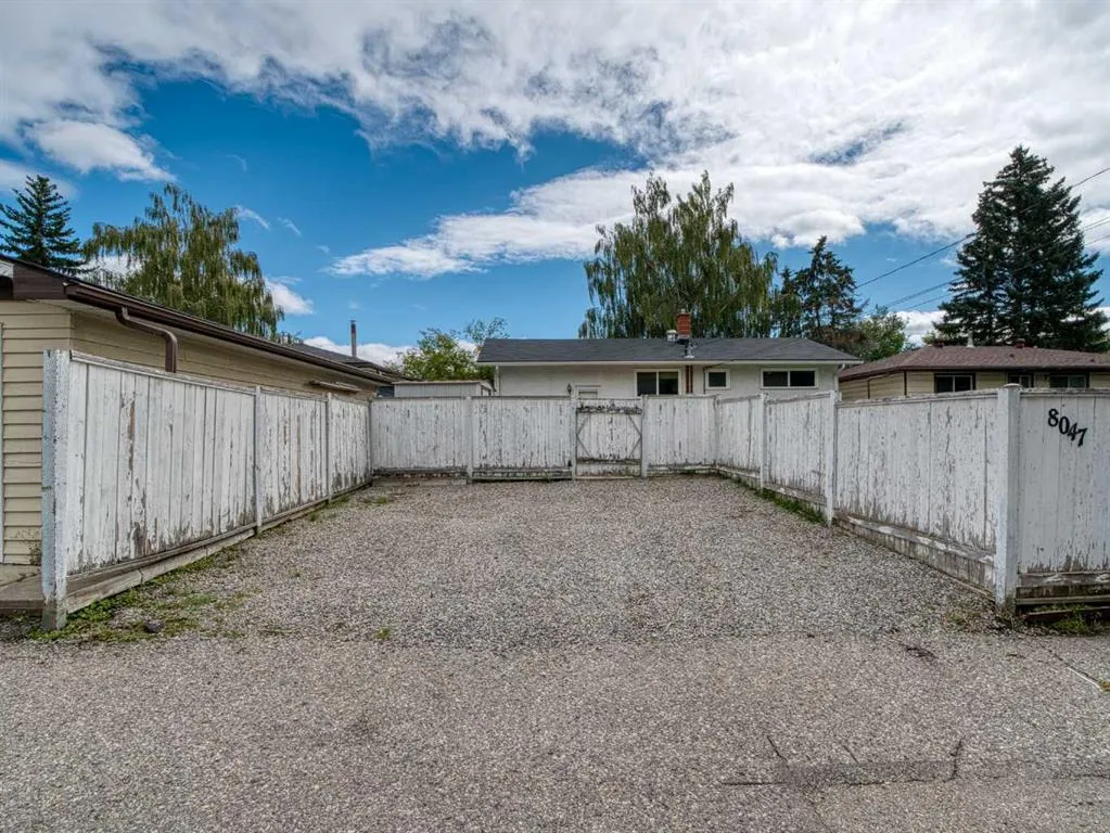 8047 Fairmount Drive SE