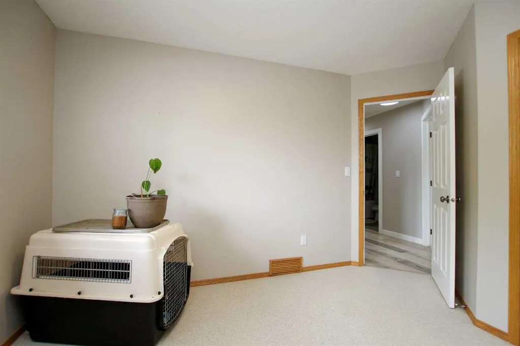 107 Ackerman Crescent