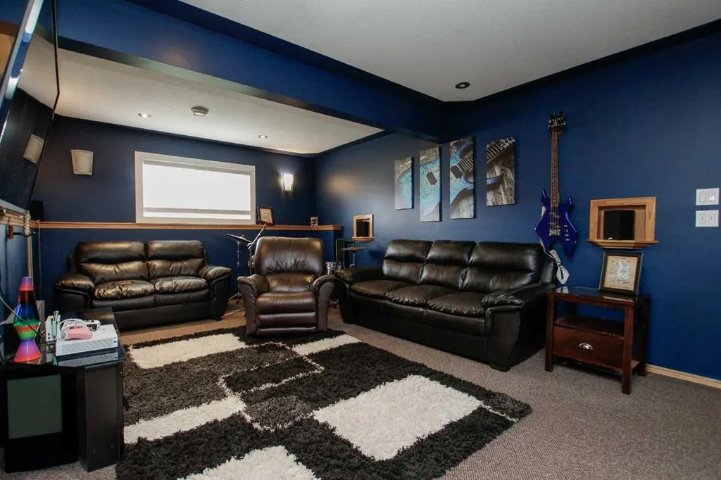 107 Ackerman Crescent