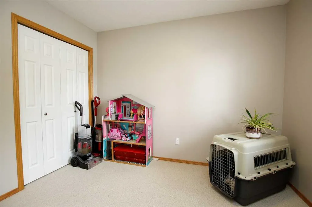 107 Ackerman Crescent