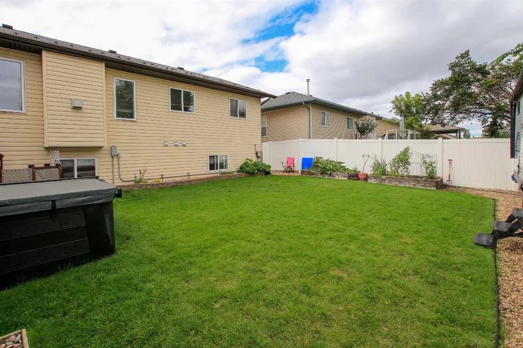 107 Ackerman Crescent