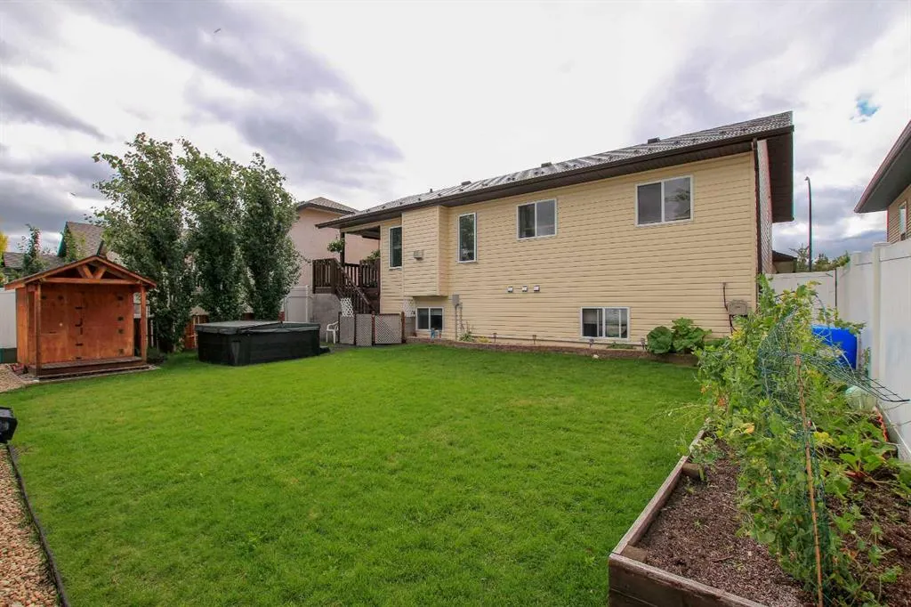 107 Ackerman Crescent