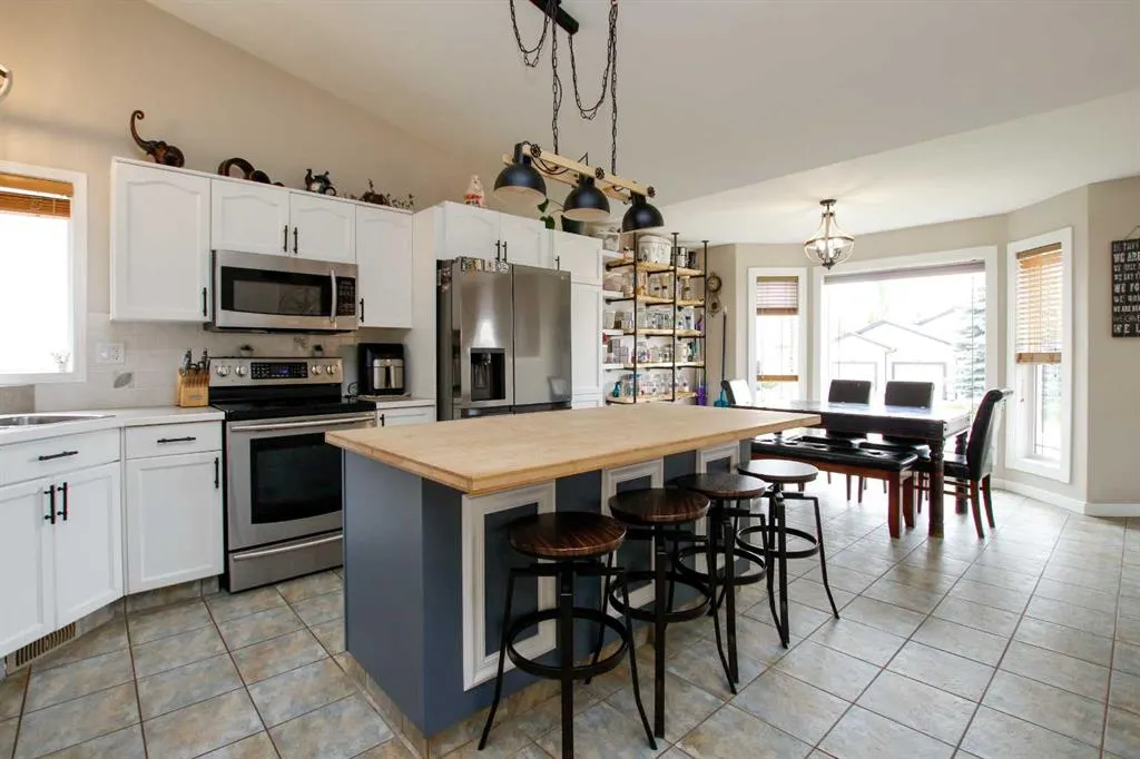 107 Ackerman Crescent