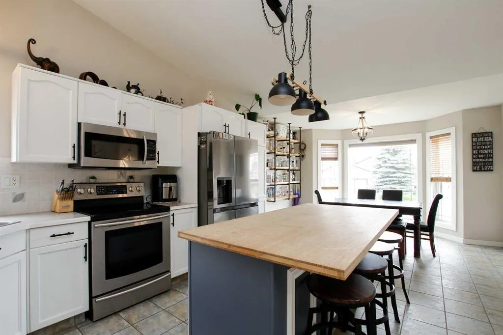 107 Ackerman Crescent