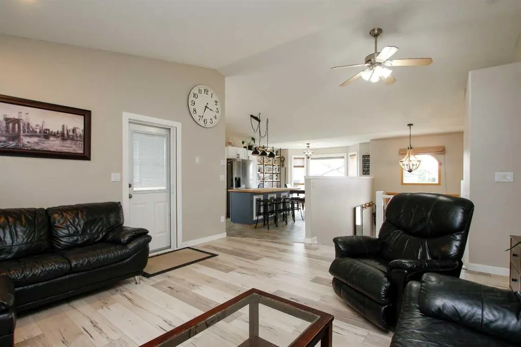 107 Ackerman Crescent