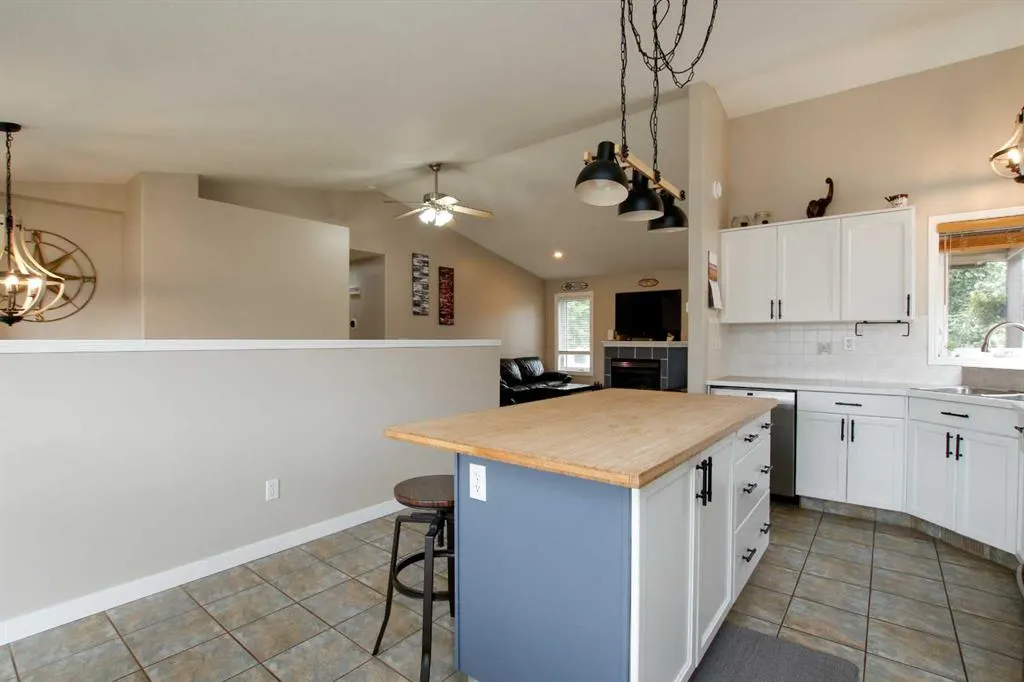 107 Ackerman Crescent