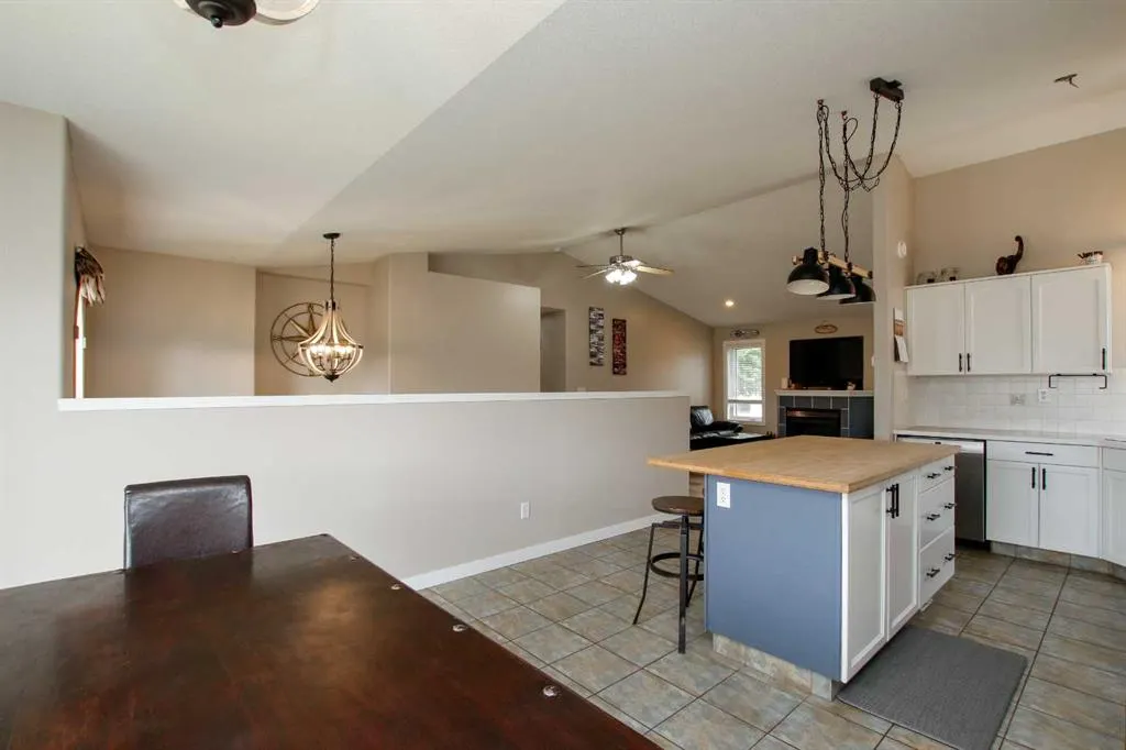 107 Ackerman Crescent