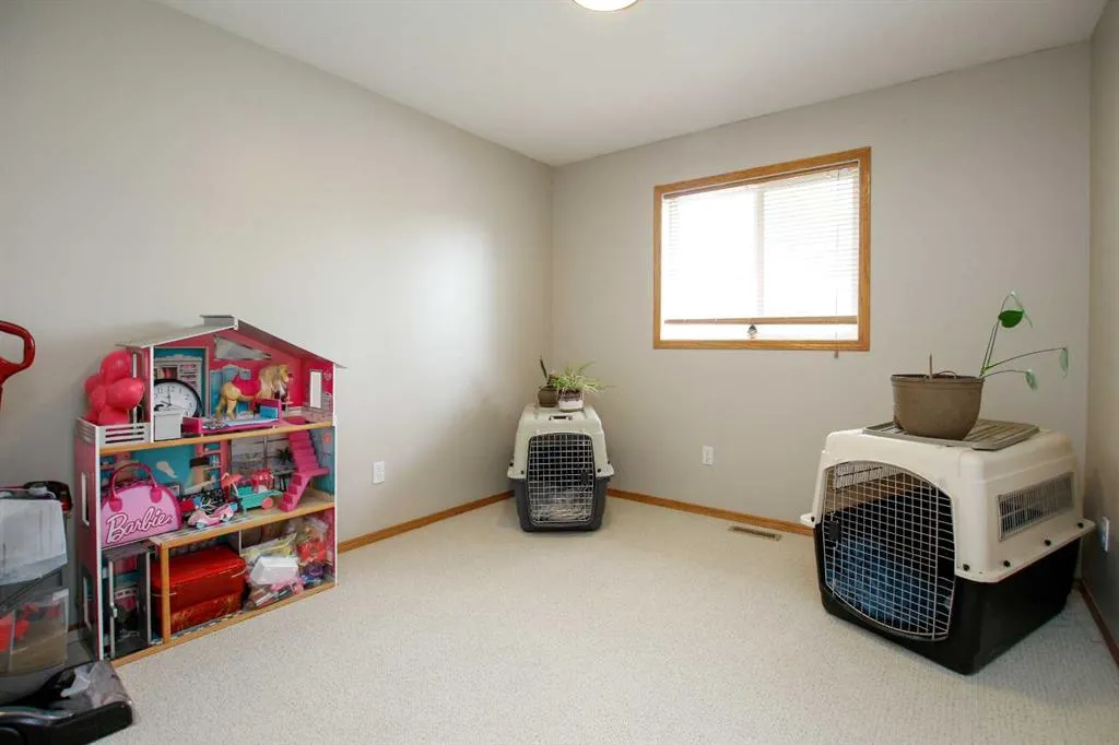107 Ackerman Crescent