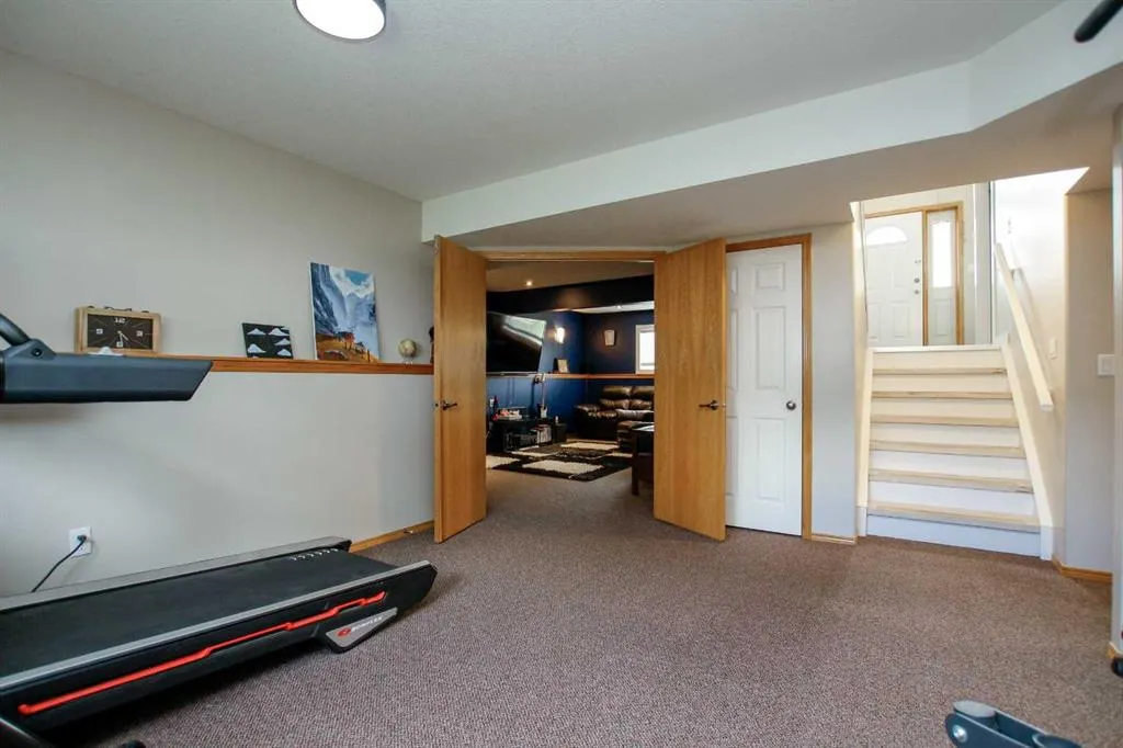 107 Ackerman Crescent