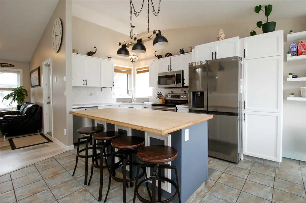 107 Ackerman Crescent