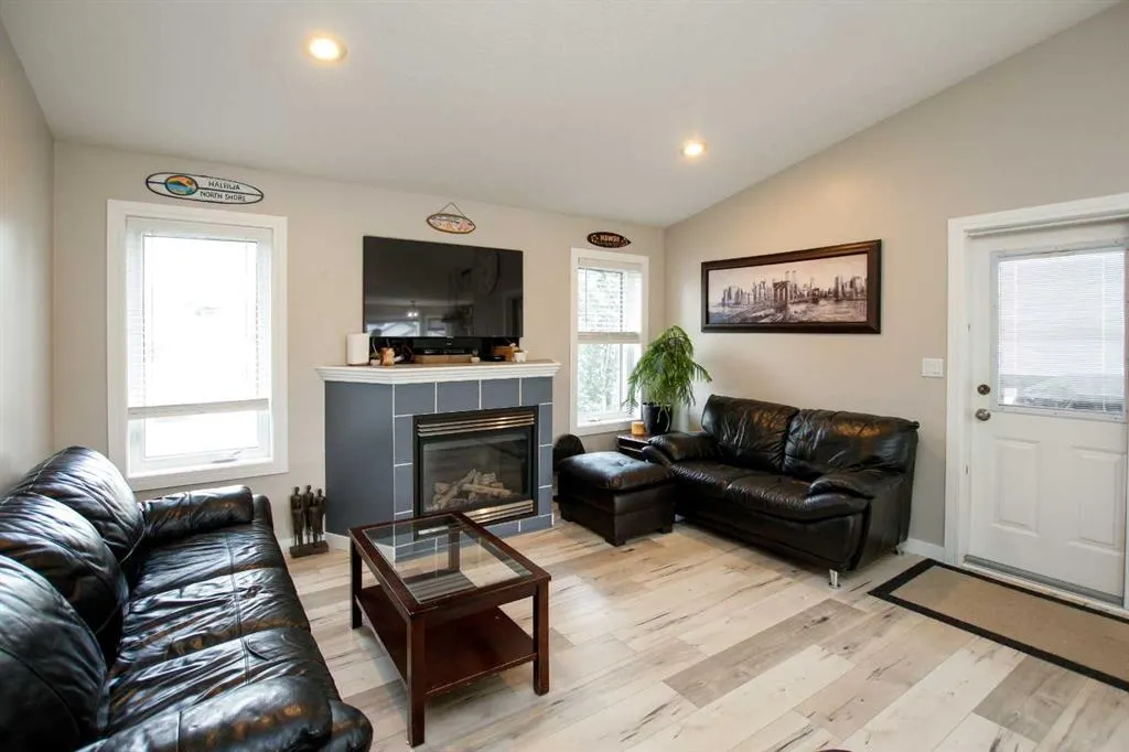 107 Ackerman Crescent