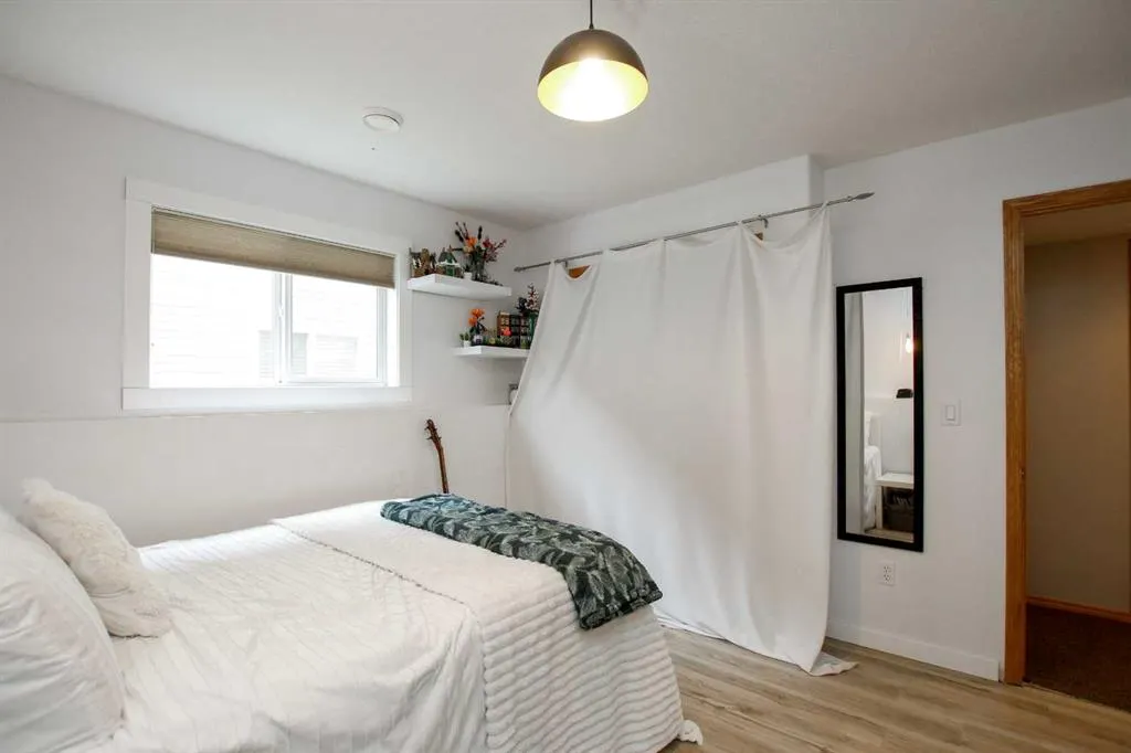 107 Ackerman Crescent
