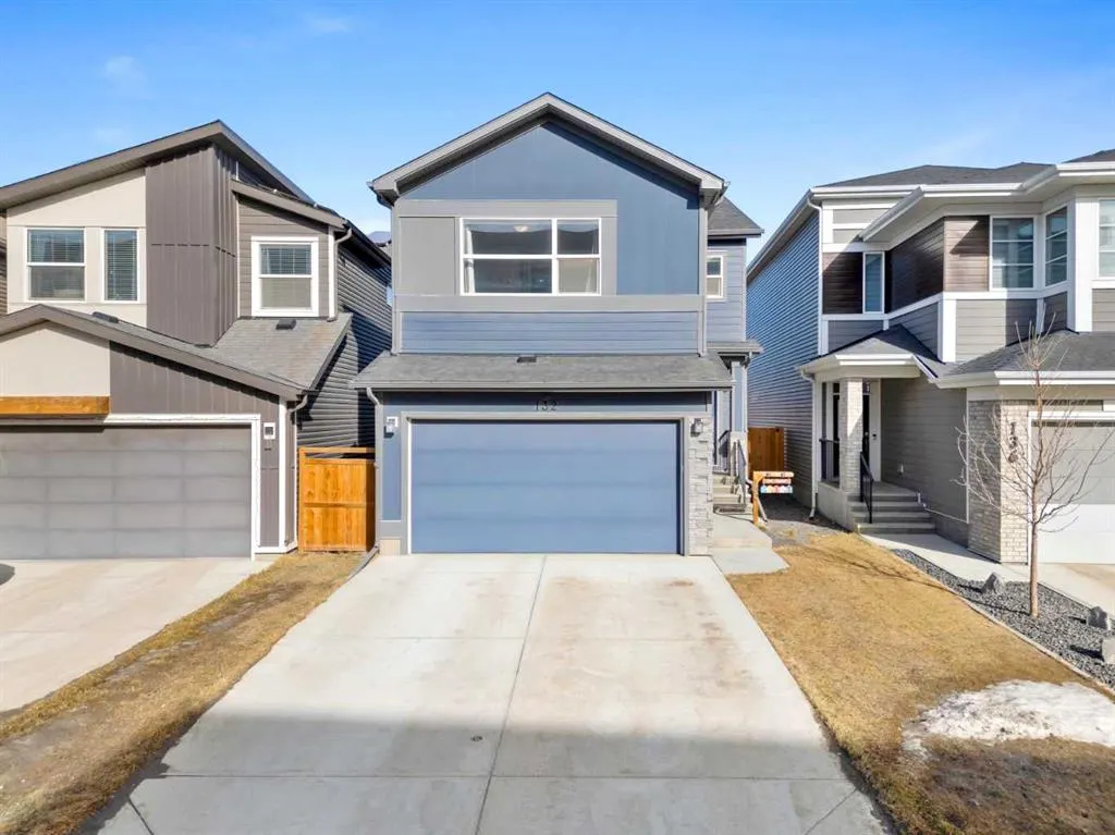 132 Wolf Hollow Crescent SE