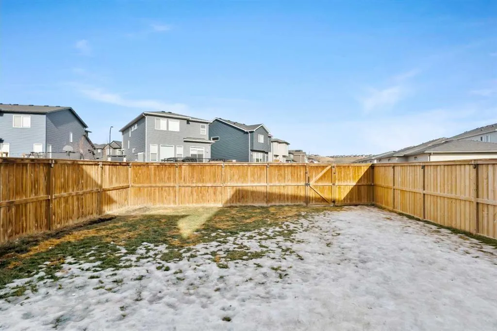 132 Wolf Hollow Crescent SE