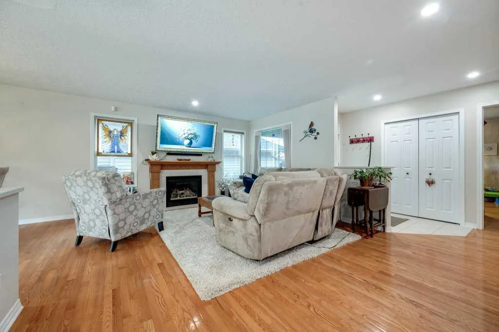 13 Dillon Close