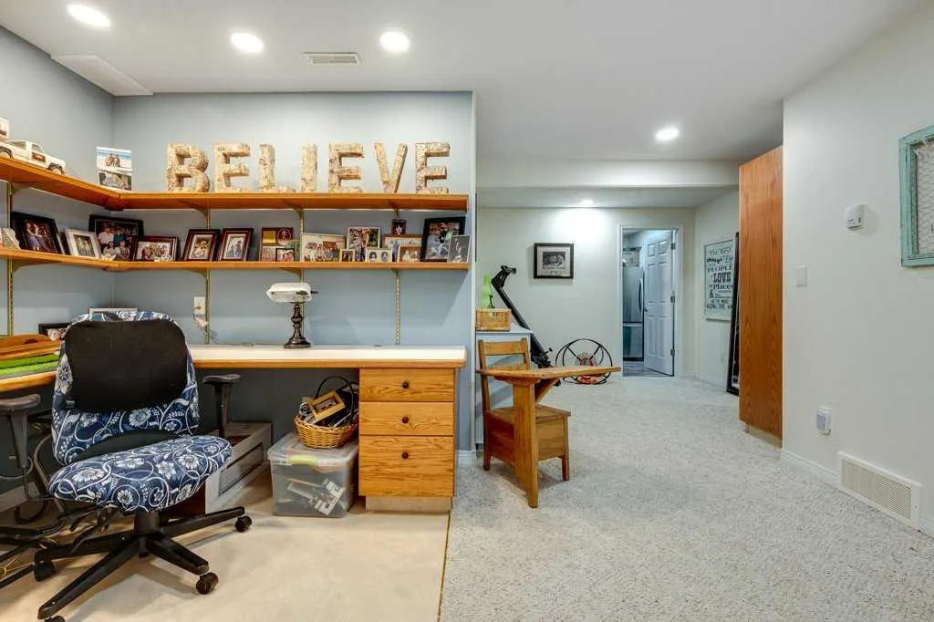13 Dillon Close