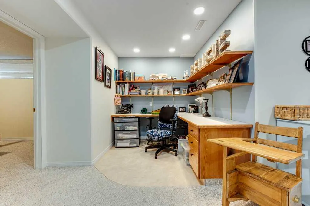 13 Dillon Close