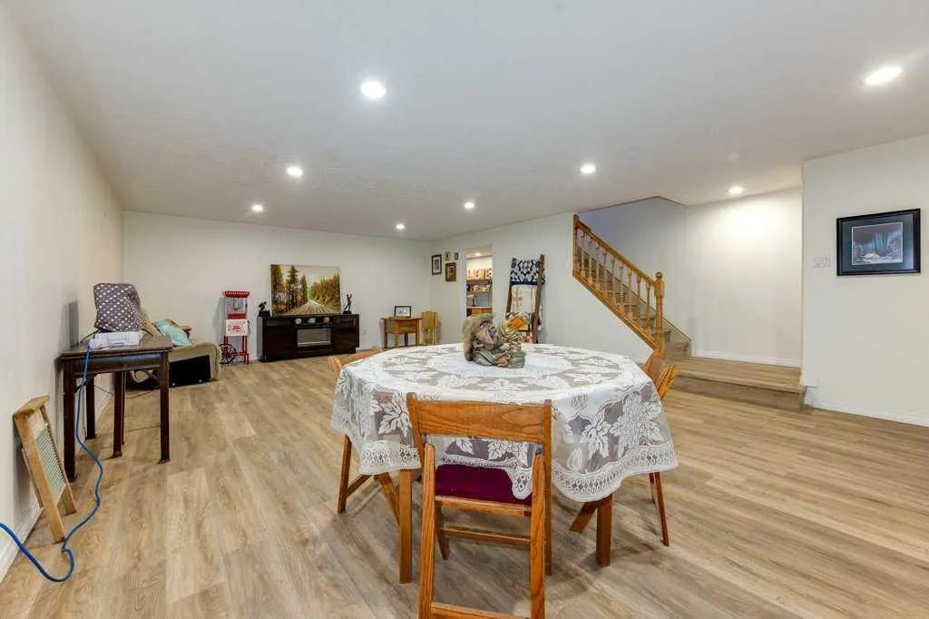 13 Dillon Close