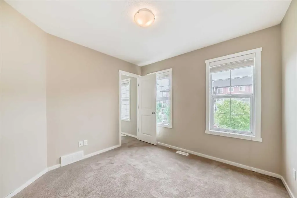 58 Legacy Boulevard SE
