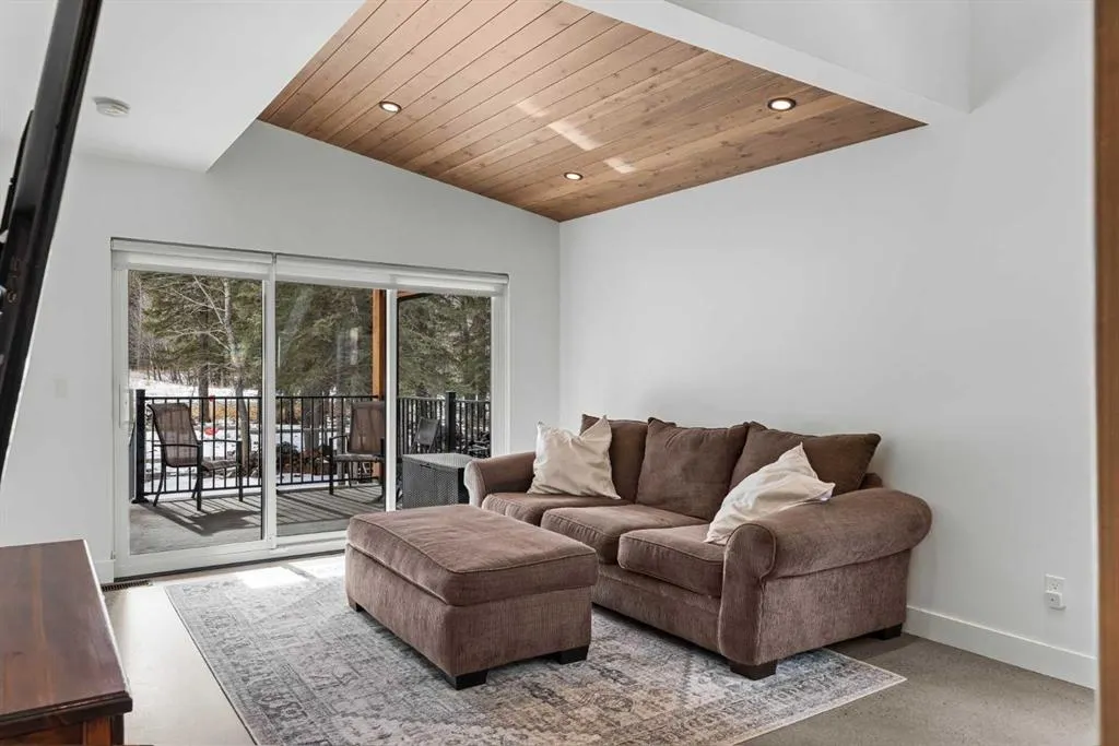 104 River's Bend Way