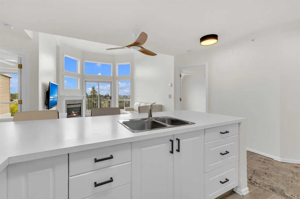 6118 53 Avenue, #408