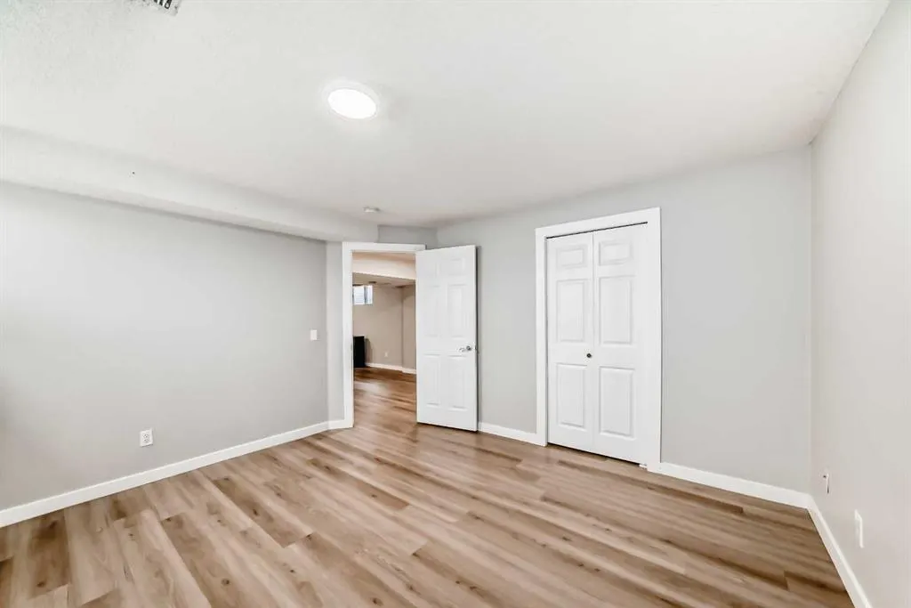 237 Tarington Close NE
