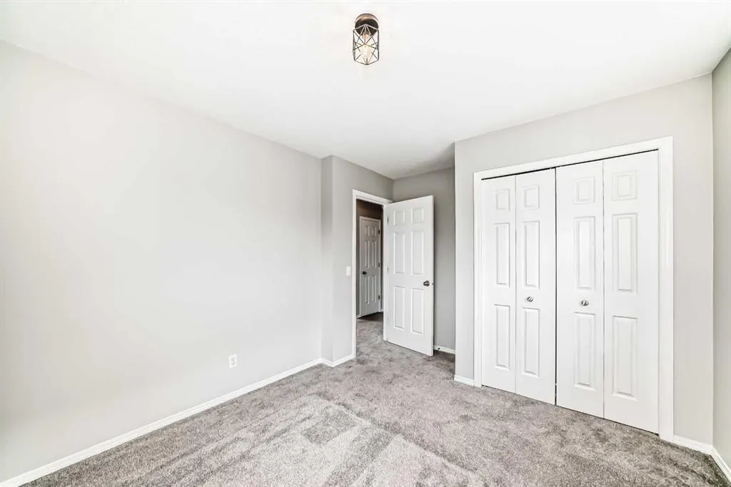 237 Tarington Close NE