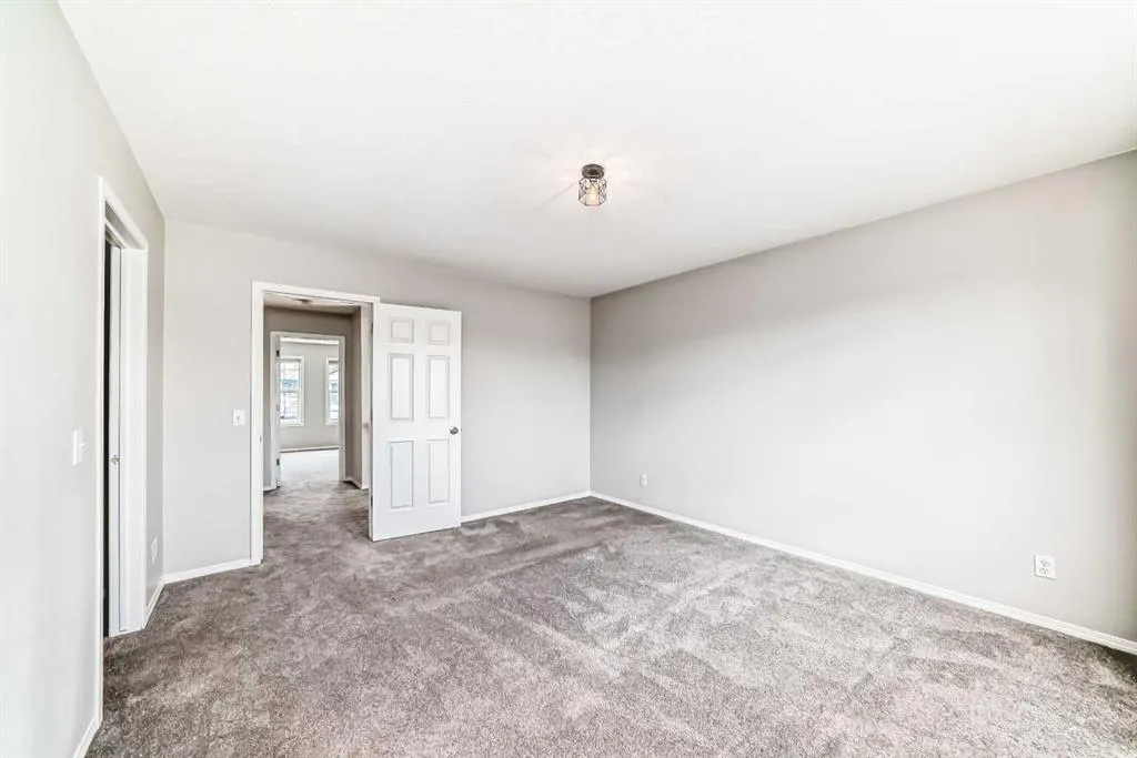 237 Tarington Close NE
