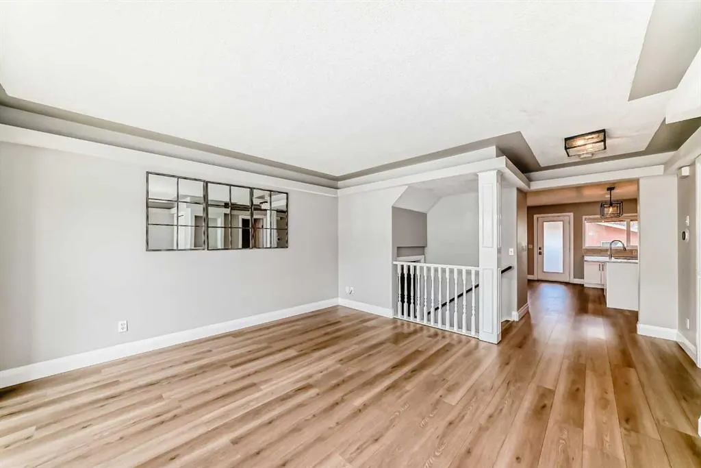 237 Tarington Close NE