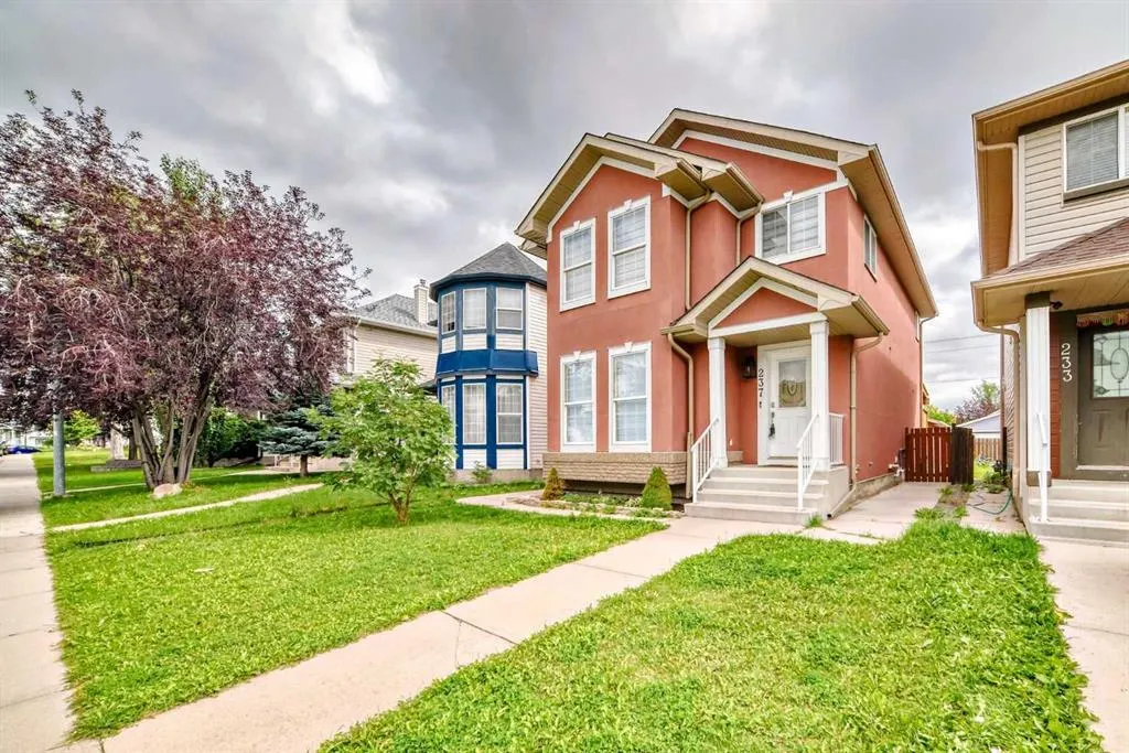 237 Tarington Close NE