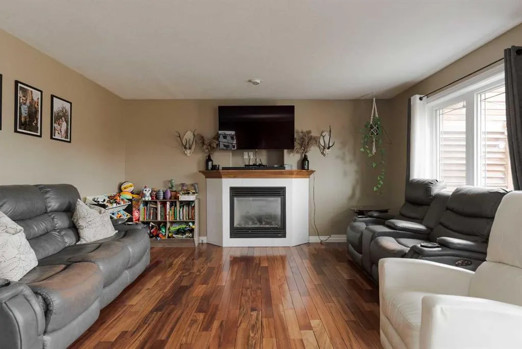 233 Lynx Crescent