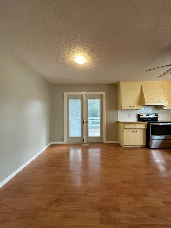 806 Almond Almond Avenue