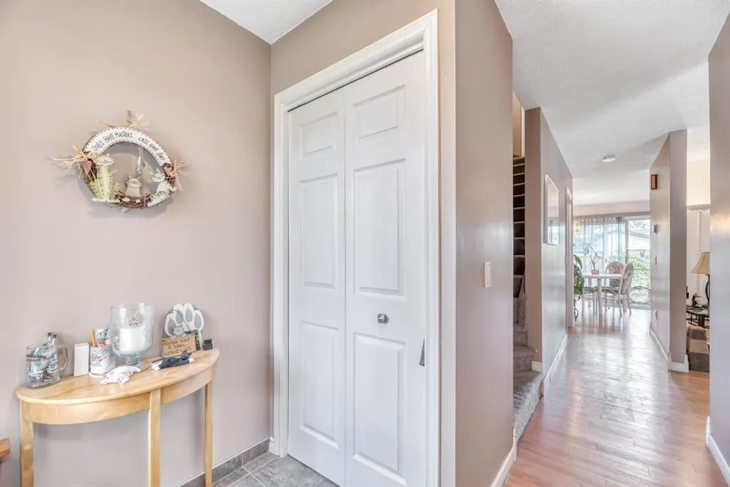 5 Falsby Place NE